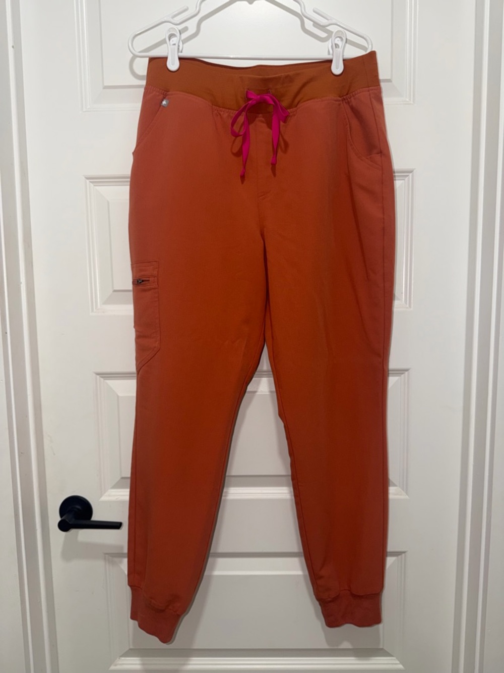 Figs terracotta Zamora scrub pants